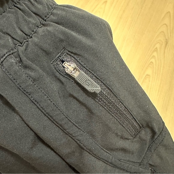 Lululemon black tracker shorts - Picture 5 of 6